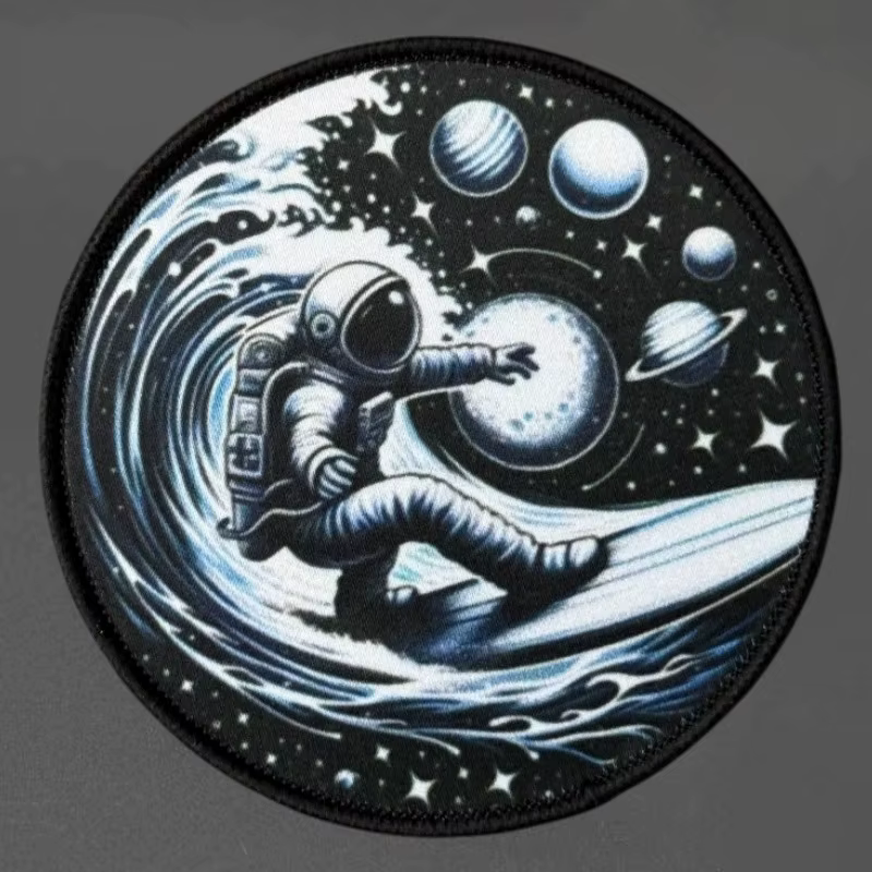 Parche táctico estampado Space Surfer con cierre velcro para chaleco - imagen 2