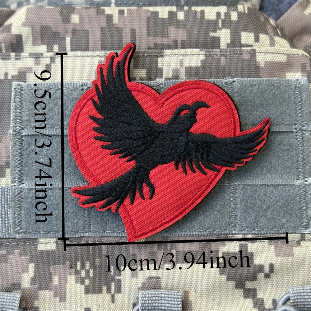Parche táctico velcro cuervo corazón gótico – Moral para mochila - imagen 2