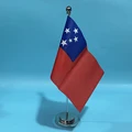 Varilla de metal plateada
