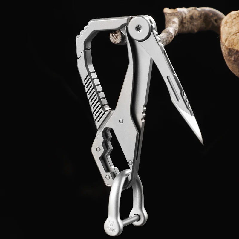 Llavero multifunción de aleación de titanio para hombre, hebilla de llave de coche con personalidad Simple, colgante de llave para mujer - imagen 2