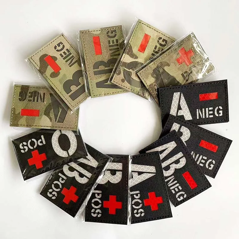 IR reflectante sangre tipo A B AB O NEG POS emblemen brazalete pegatinas, insignias tácticas gancho y bucle parche que brilla en la oscuridad en la mochila - imagen 3