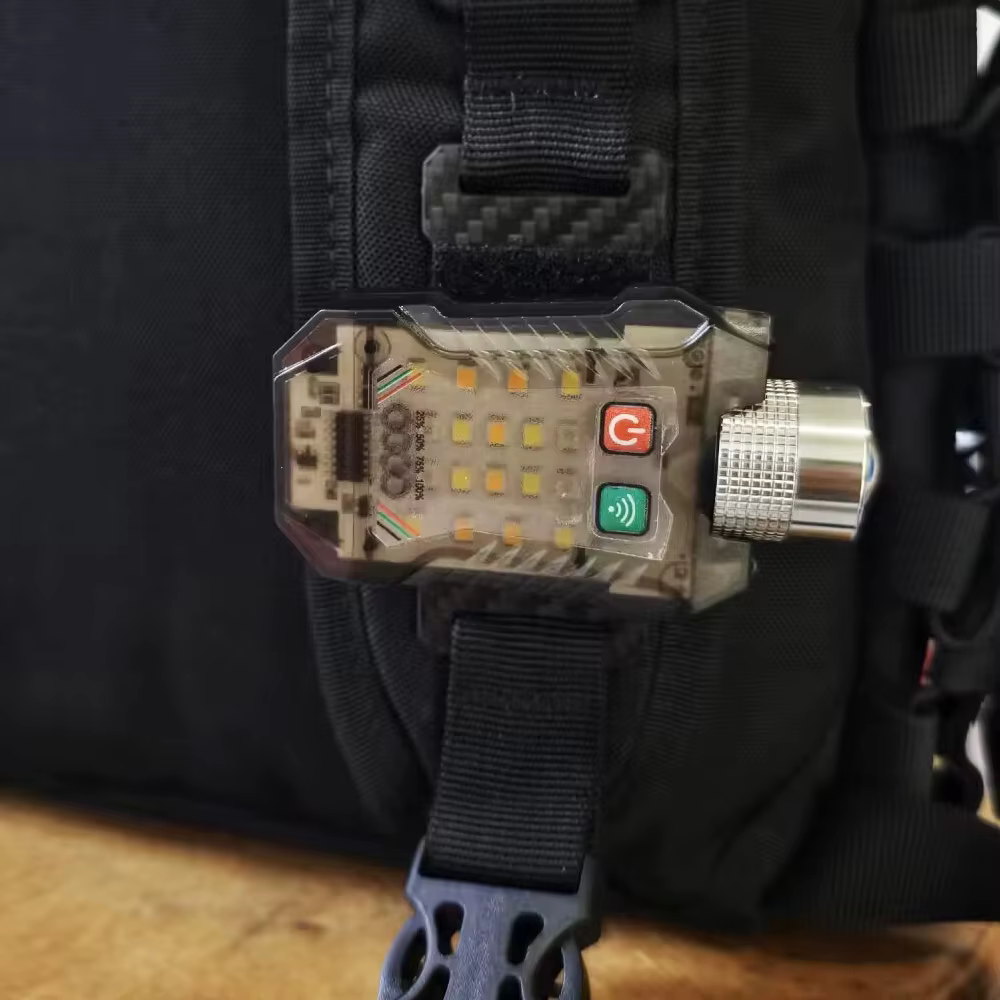 Linterna táctica supervivencia EDC – Compatible Molle y 25mm - imagen 3