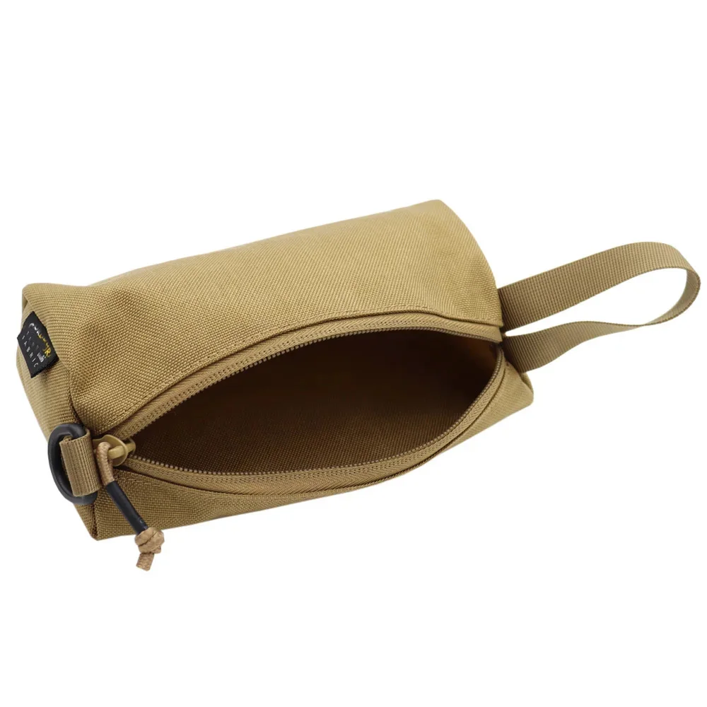 Una bolsa de color marrón con un bolsillo con cremallera