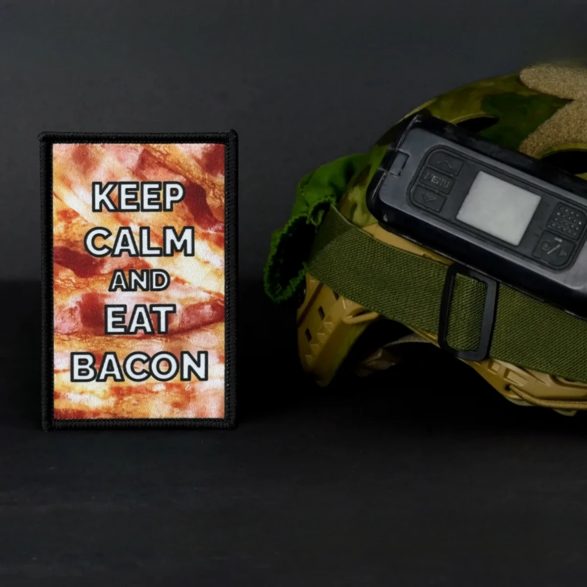 Parches de insignia de moral táctica para mantener la calma y comer tocino, brazalete del ejército militar, pegatina de mochila con gancho y bucle impreso para ropa