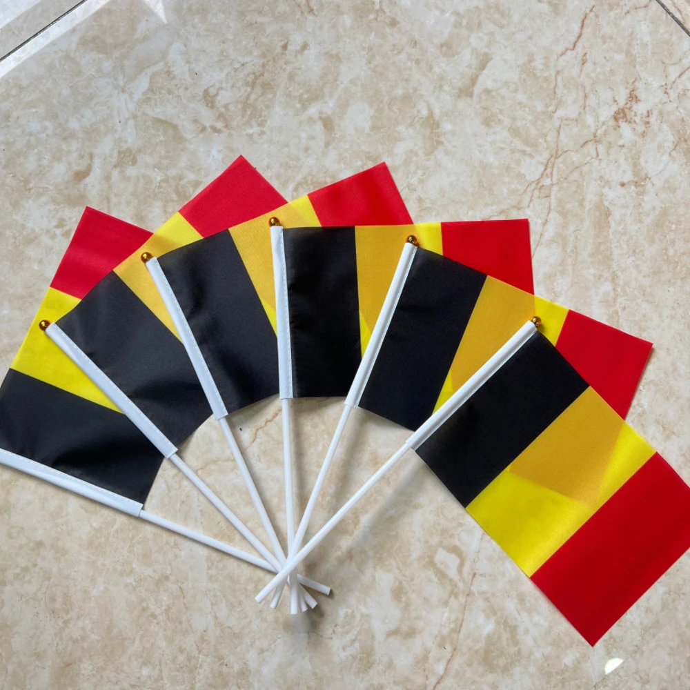 Bandera de mano de Bélgica, 14x21cm, bandera de mano de Bel BE de Bélgica con mástil - imagen 2
