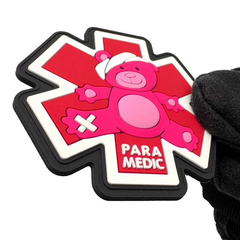 Para medic parche luminoso de gancho y bucle de PVC de oso táctico, parches de accesorios de ropa, insignia moral al aire libre, insignias tácticas - imagen 2
