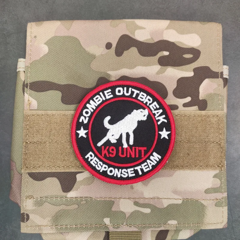 Parches bordados para perros, insignias redondas tácticas, por favor, no me acaricies, estoy trabajando, unidad K9, servicio de equipo de respuesta a brotes de zombis - imagen 4