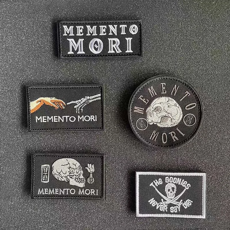 Parches "Never Say Die","Memento Mori", apliques de tela, insignia de moral bordada con calavera, pegatina para mochila con emblema táctico militar