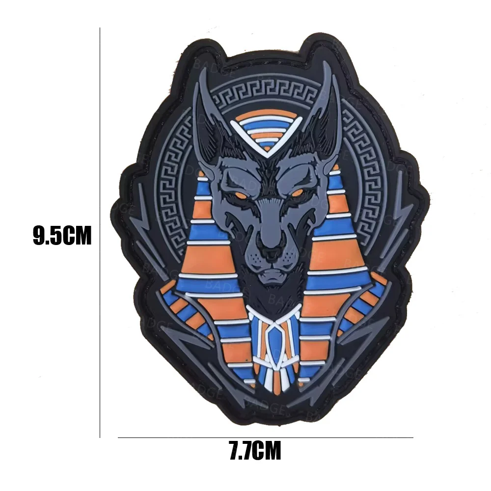 El mito Egend dios antiguo Medusa Anubis Buff's parche de PVC brazalete Anubis perro insignia luminosa con gancho para mochila, chaleco, gorra - imagen 4