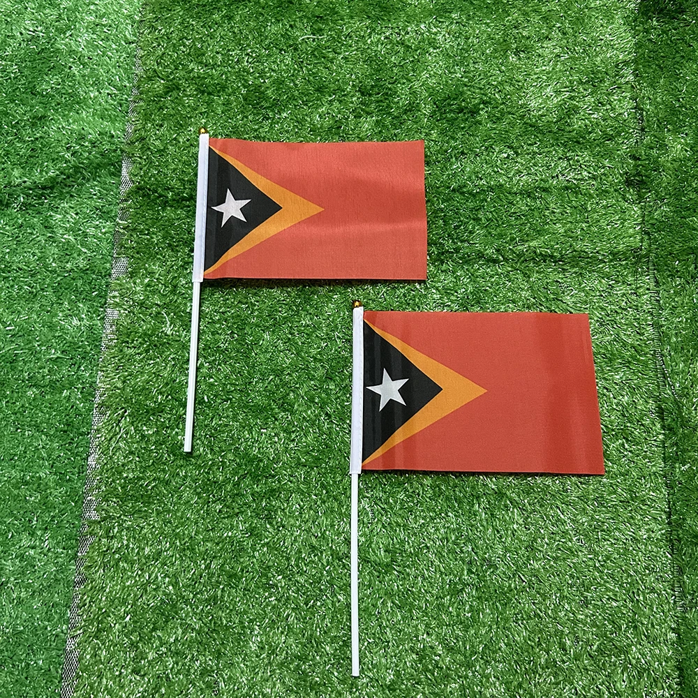 Bandera del cielo Bandera de mano del Timor Oriental 10/20/50/100 Uds 21*14cm banderas onduladas de la mano del Timor Oriental con poste de plástico para actividades decoración del hogar - imagen 2