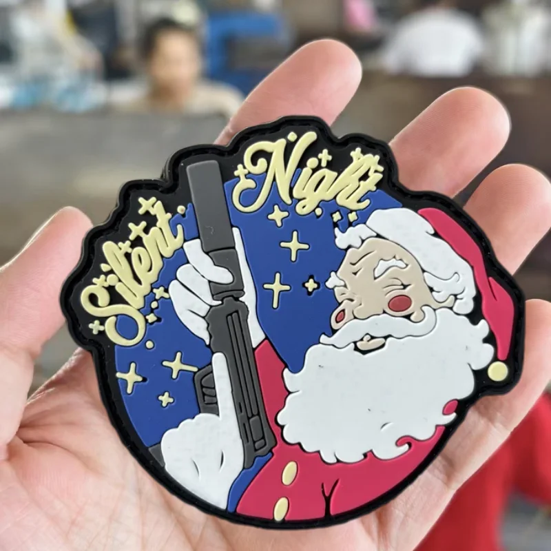 Parche de PVC con pistola de Santa "Silent Night", chaleco táctico, sombreros con gancho y bucle, insignia de moral, pegatinas para mochila, parches para brazalete para ropa - imagen 4
