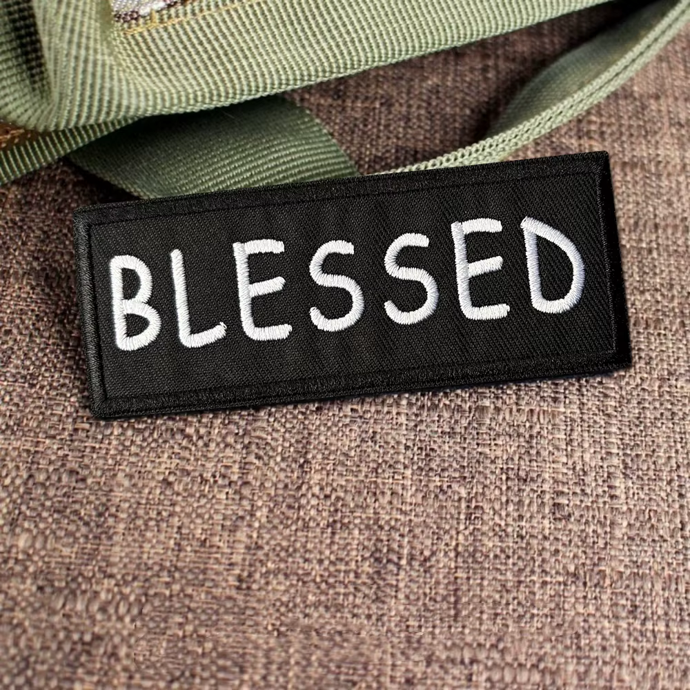 Parche táctico bordado BLESSED meme con velcro para mochila