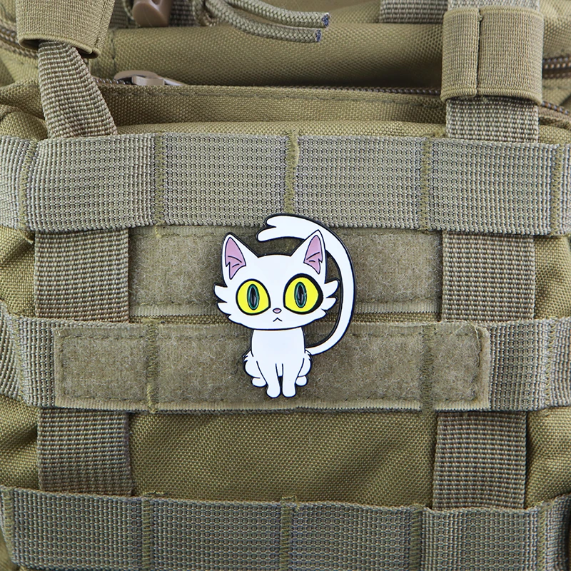 Parches de Metal de gato blanco de dibujos animados de Japón, insignia táctica para ropa, chaleco, chaqueta, apliques de bricolaje con gancho - imagen 3