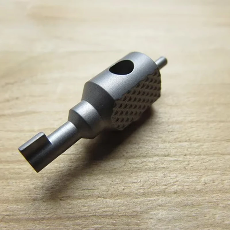Colgante de llave inglesa de Material de aleación de titanio CNC para ASP SW Smith Wesson, esposas, cuchillo de juguete, cordón, cuentas de Paracord, herramientas EDC - imagen 4