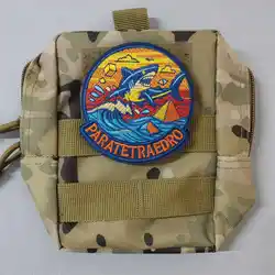 Parche bordado táctico tiburón enojado con velcro – mochilas