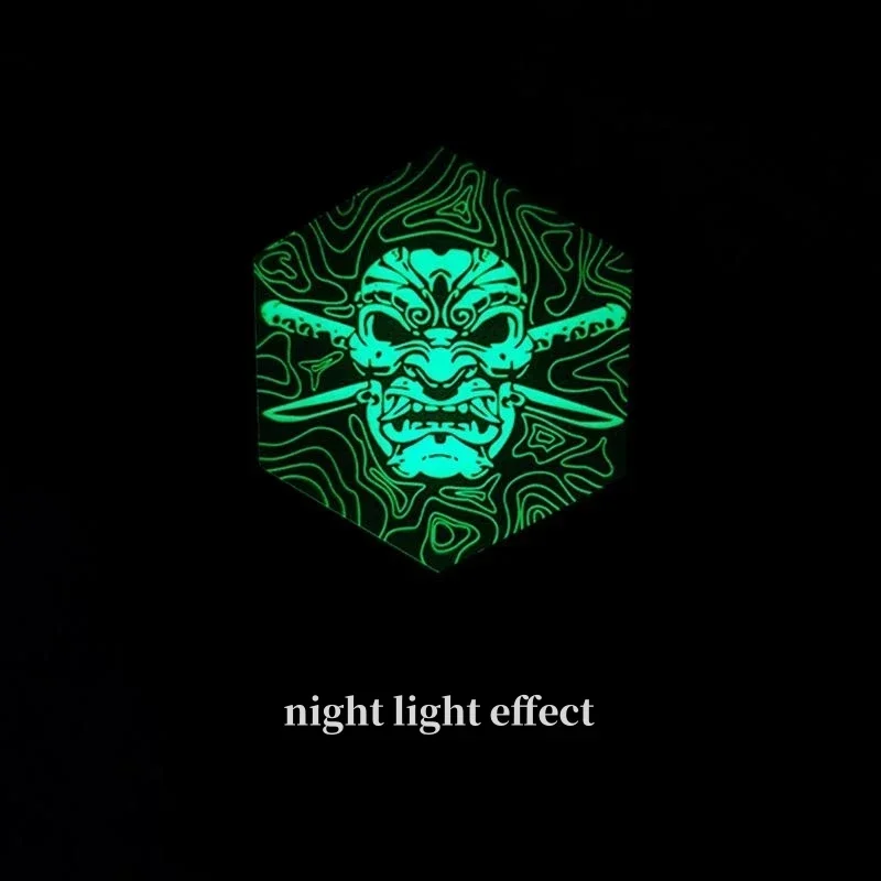 Emblema de calavera samurái portátil para exteriores, parches de gancho y bucle, brazalete táctico UV impreso, insignias de moral brillante en mochila - imagen 4