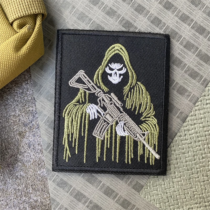 Parche táctico con bordado de calavera verde, insignia de moral, brazalete militar, parche de gancho y bucle para ropa, pegatina para mochila - imagen 4