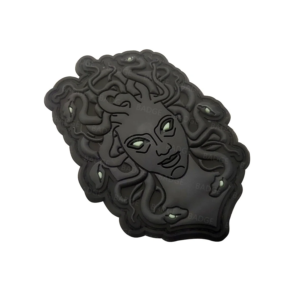 El mito Egend dios antiguo Medusa Anubis Buff's parche de PVC brazalete Anubis perro insignia luminosa con gancho para mochila, chaleco, gorra - imagen 3