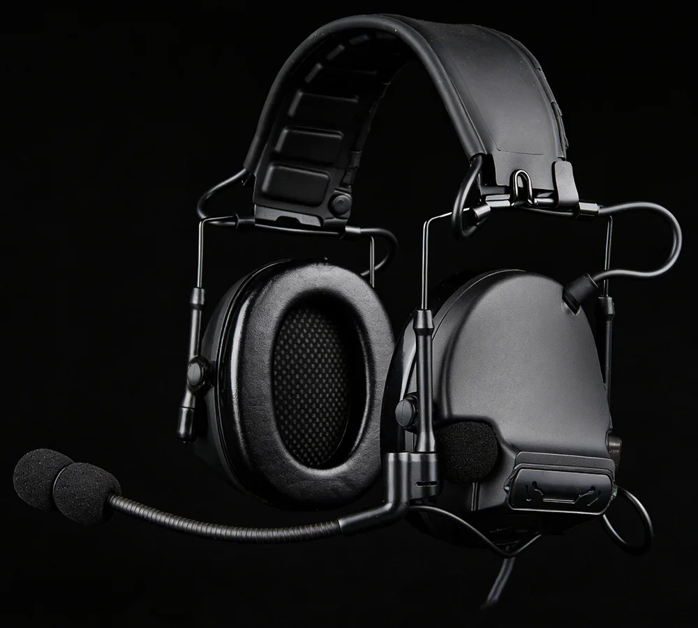 Detalle de los controles y la conectividad del auricular táctico