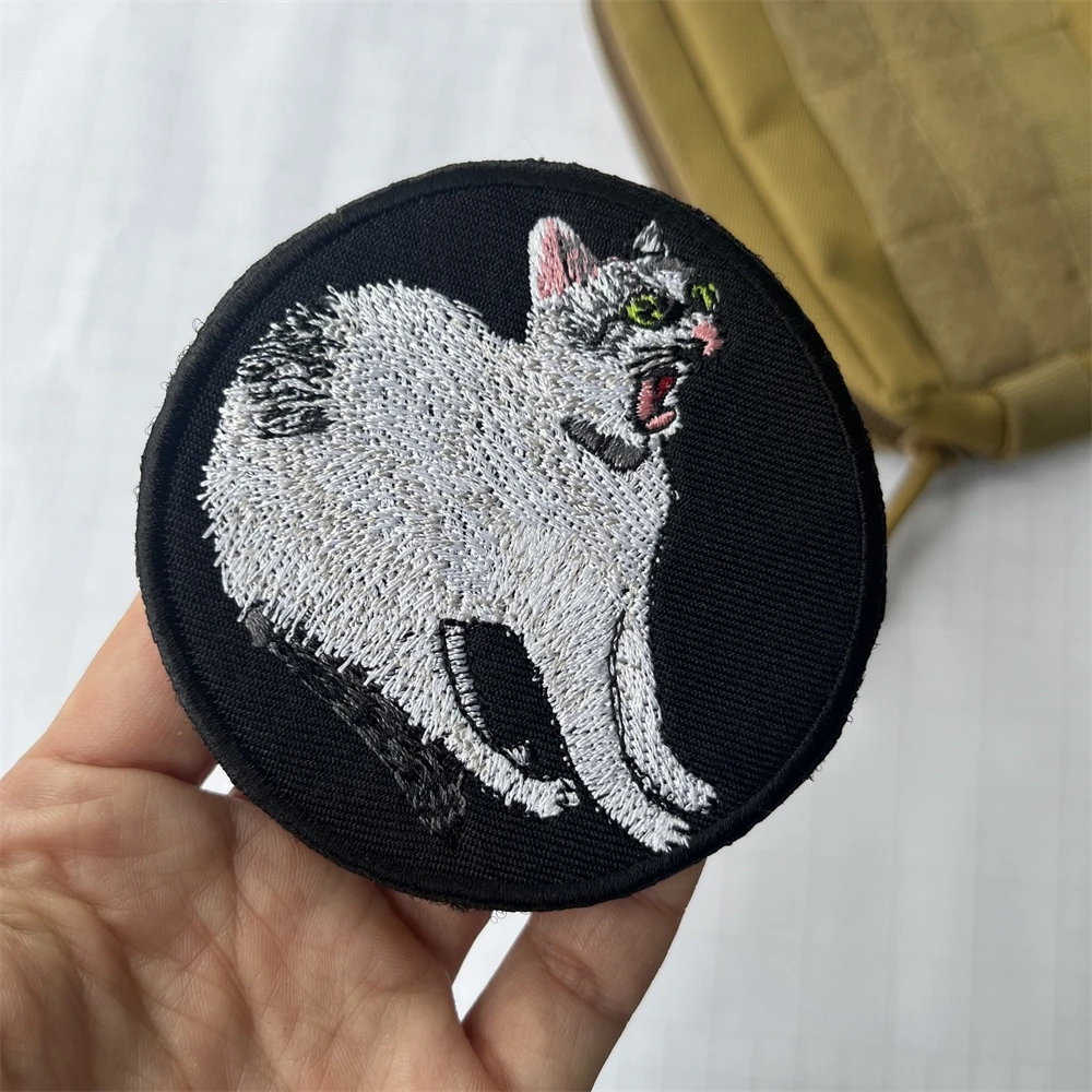 "El gatito No tiene malos deseos". The Cat with The Knife parches bordados, moral táctica, esta es la insignia fina, pegatina para mochila - imagen 2