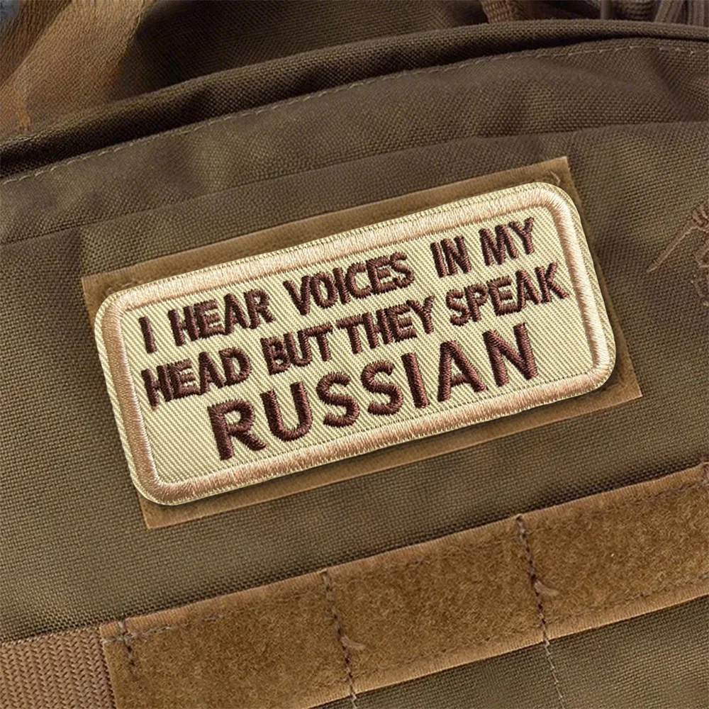Parche táctico bordado I Hear Voices in My Head – Morale militar con velcro - imagen 3