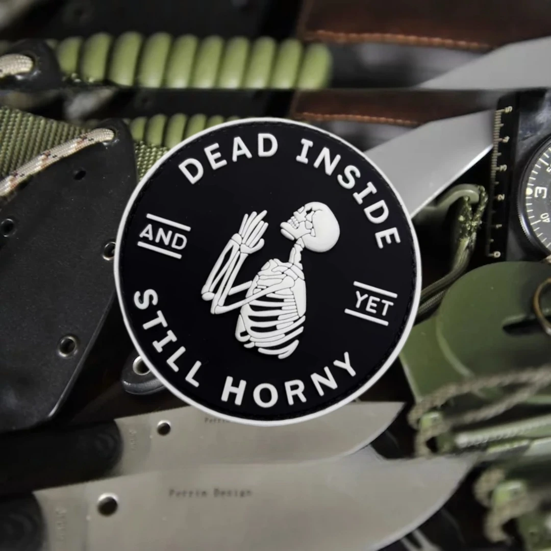 Parche con insignia de moral de calavera "Dead Inside and Still Horny", parches tácticos militares 3D de PVC con gancho para ropa, pegatina para mochila - imagen 5