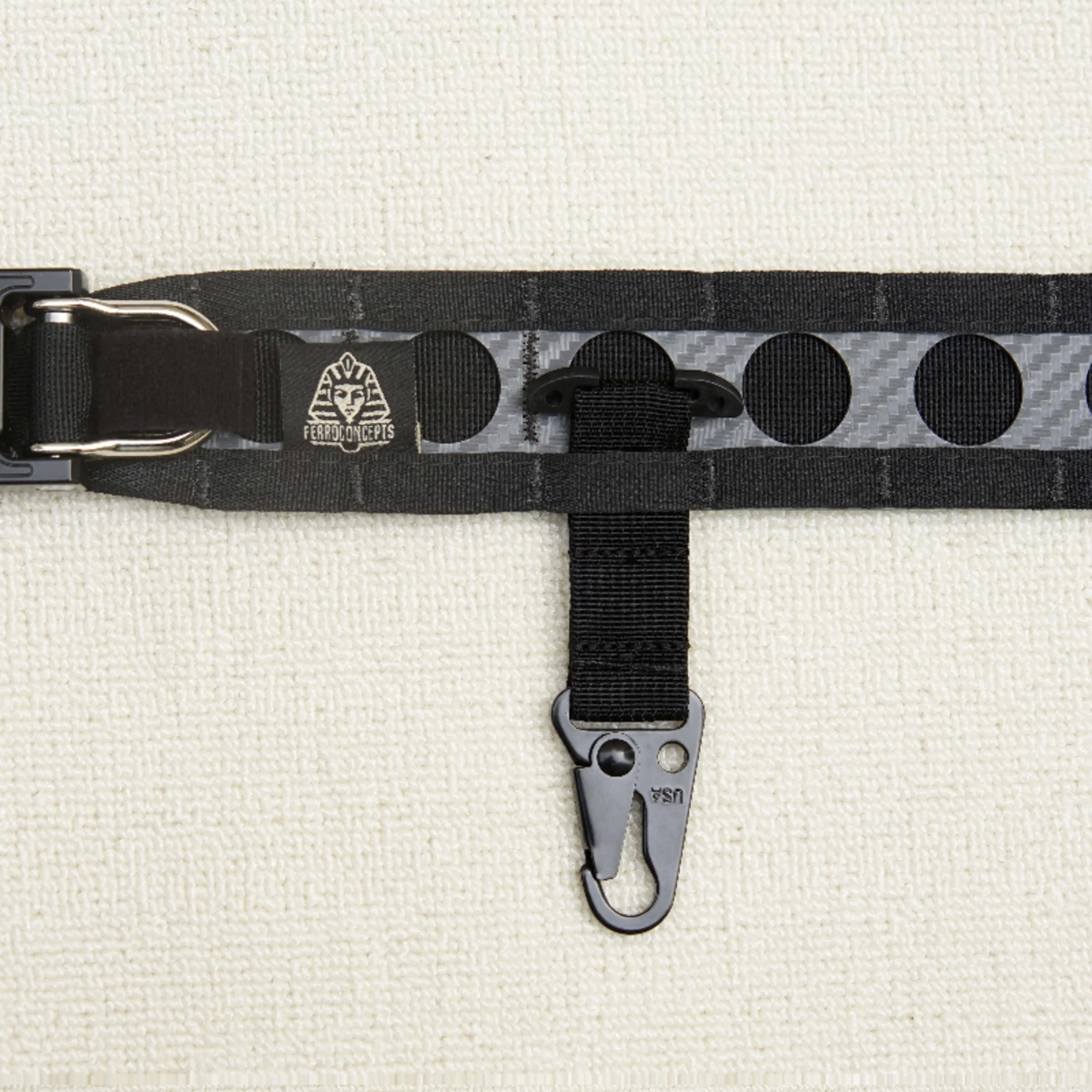 El sistema táctico MOLLE puede utilizar un gancho de suspensión, un gancho de sellado de cintura y un gancho multifuncional. - imagen 3