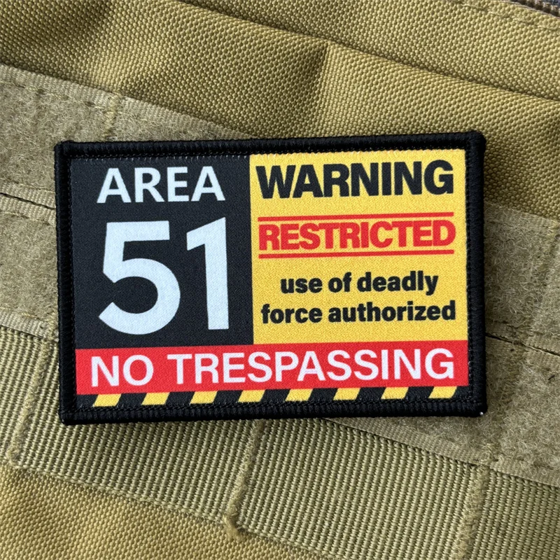 Parche con estampado "WARNING", insignia de moral táctica "RESTRICADA", gancho con bucle, parches para ropa militar "sin huellas", pegatina para mochila - imagen 2