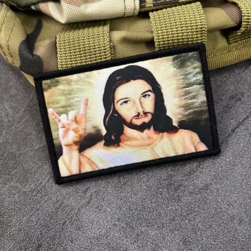 Parche rígido táctico Jesús – Velcro para mochila y chaleco - imagen 5