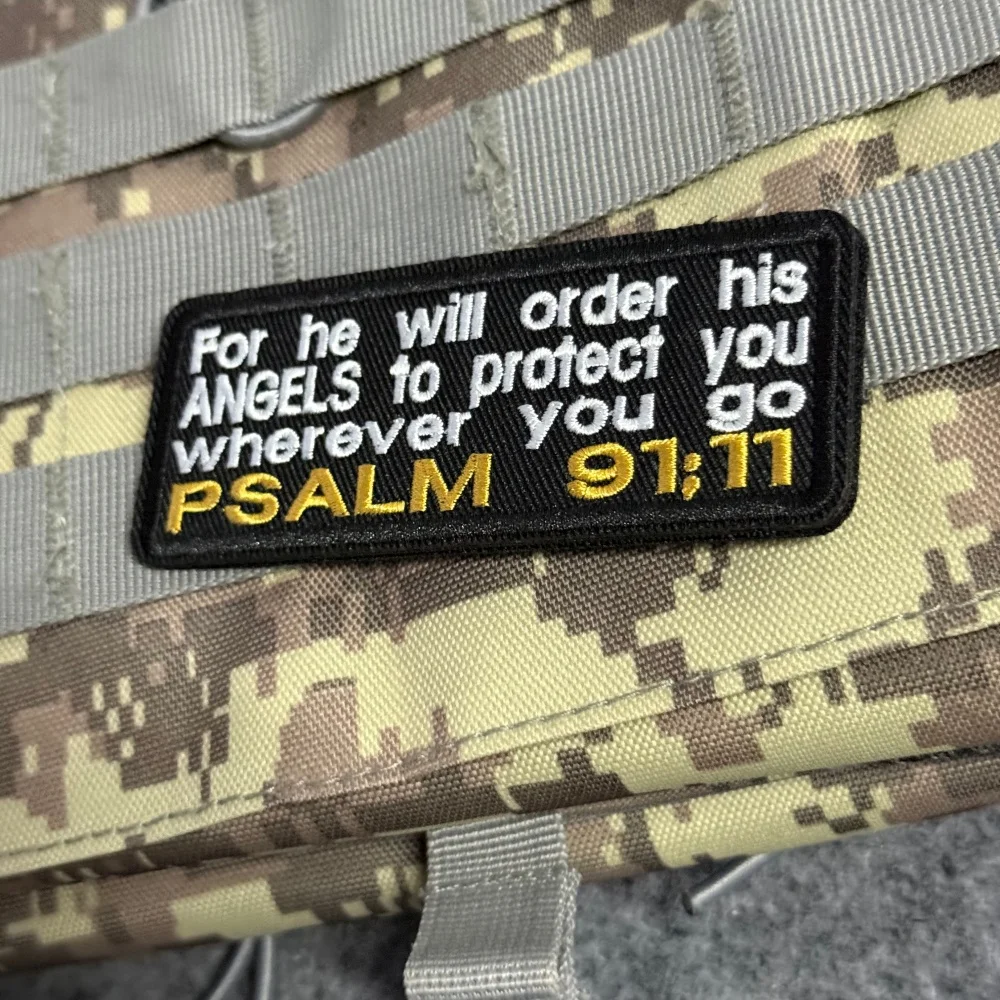Parche táctico bordado Salmo 91:11 con velcro para mochila - imagen 4