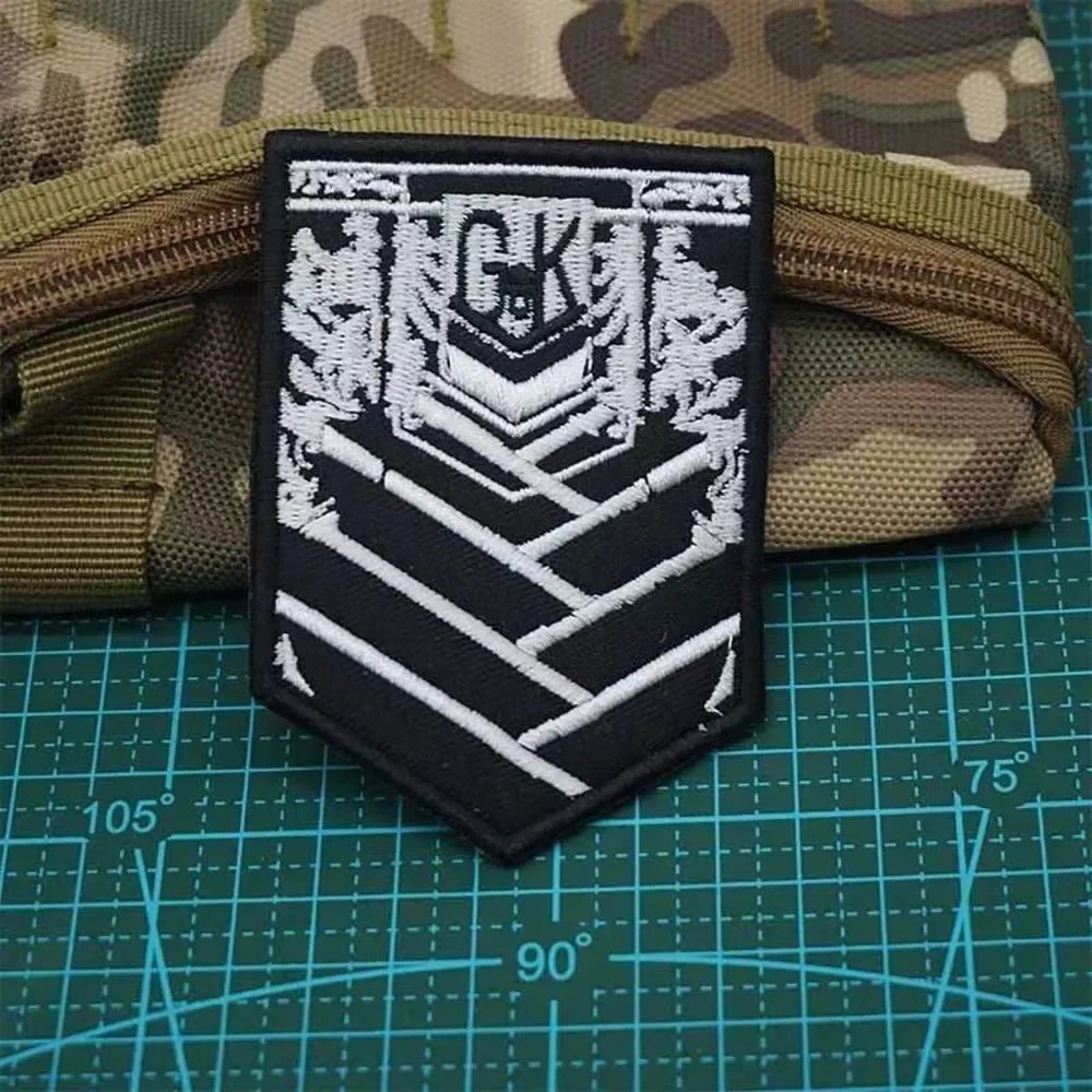 Parche bordado de línea frontal para niña, brazalete de Anime, insignias de moral táctica en mochila, parches de gancho y bucle para sombrero, insignia de ropa - imagen 3