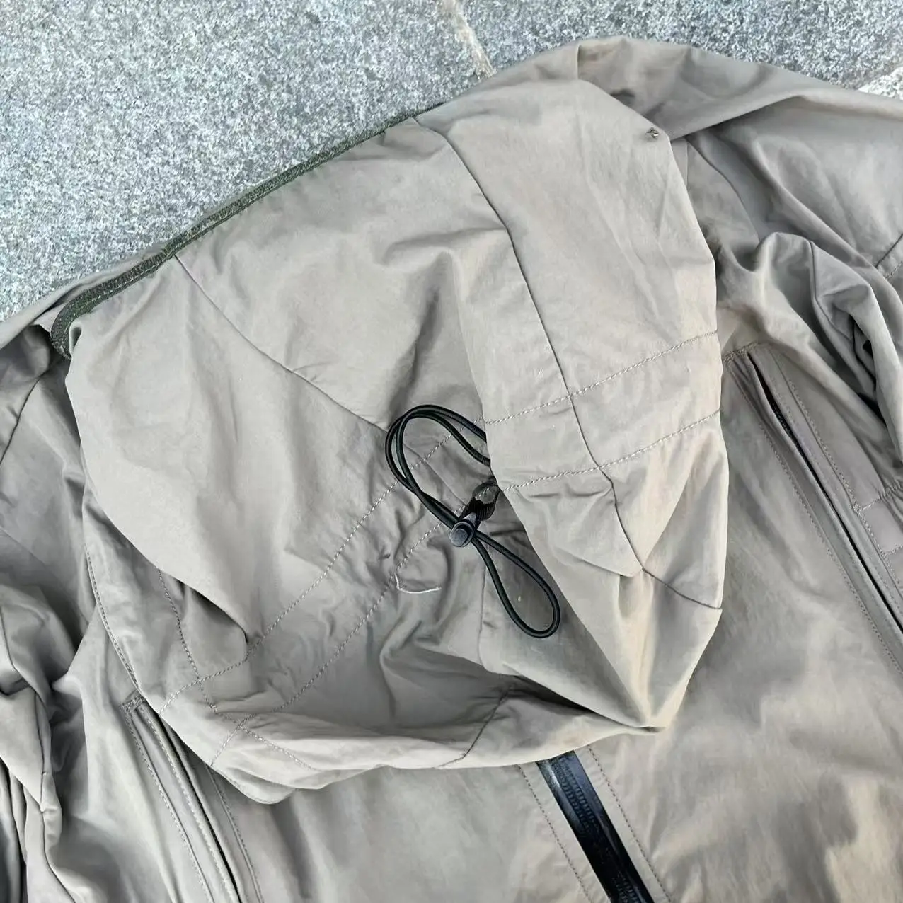 Chaqueta softshell gris PCU Generación L5 con capucha impermeable - imagen 5