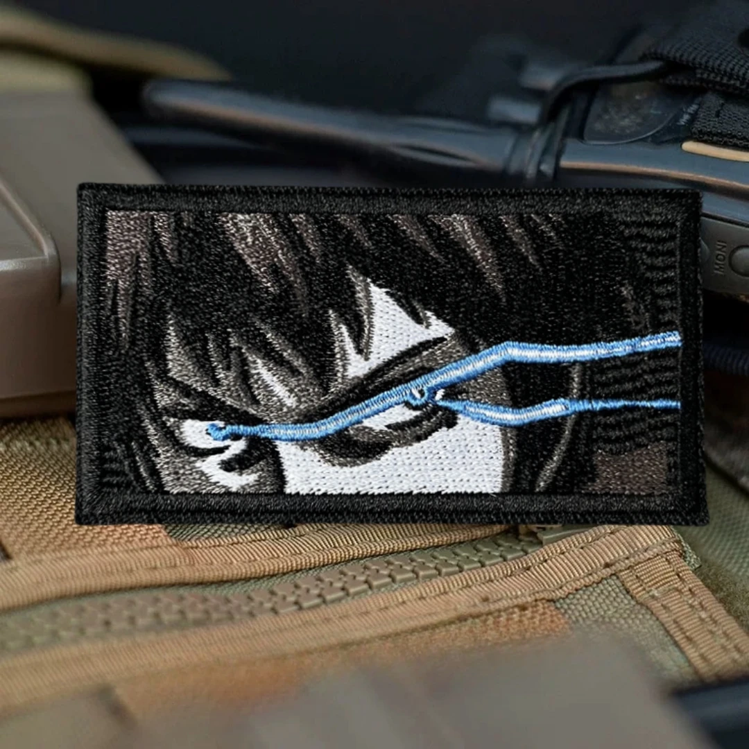 Insignia de moral de ojos de personaje, parches de Anime japonés para ropa, gancho y bucle, bordado de Reina, mochila táctica, pegatina de dibujos animados - imagen 4