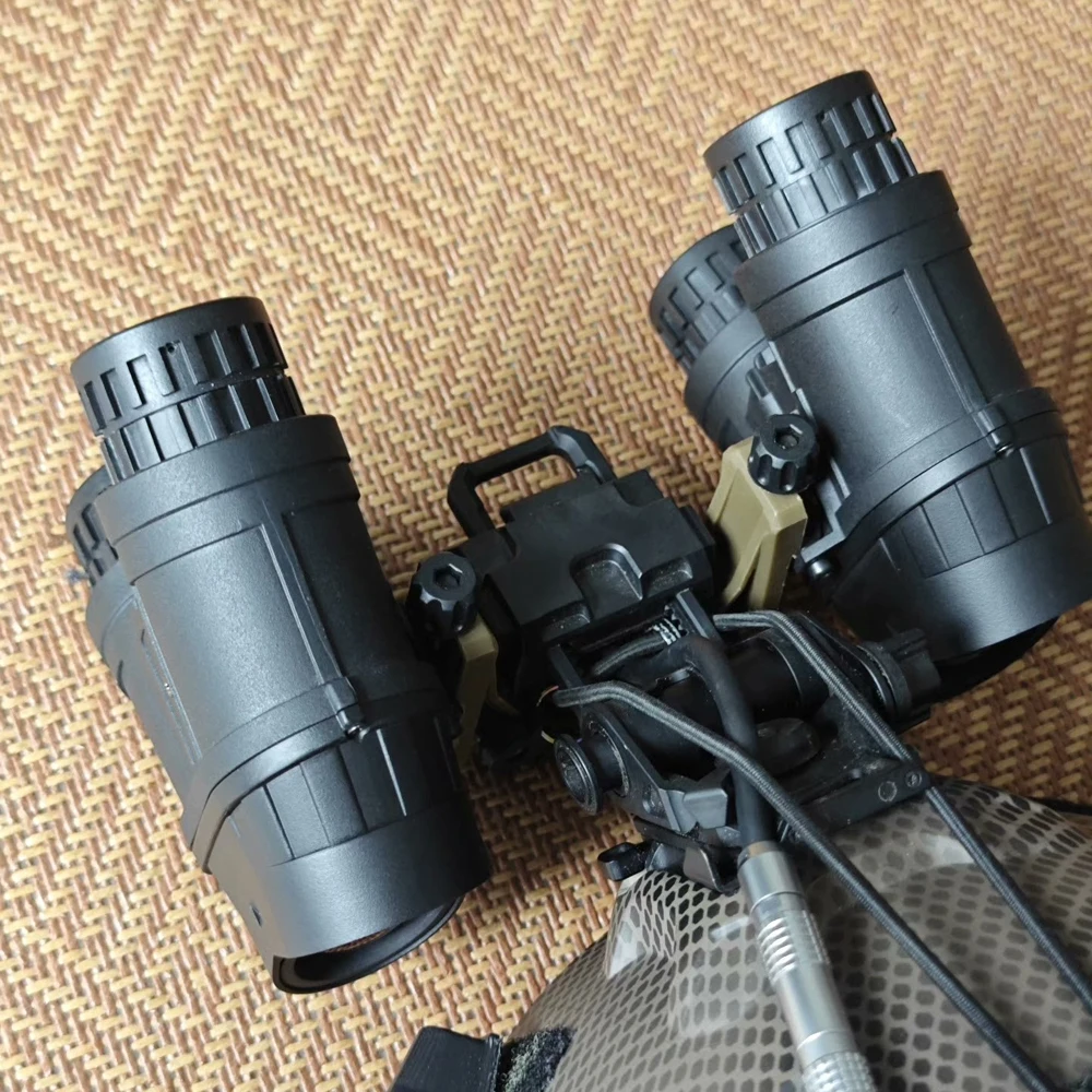 Gafas de visión nocturna duales NVG tácticas no funcionales Airsoft GPNVG18 dispositivo de visión nocturna abatible modelo versión luminosa - imagen 2