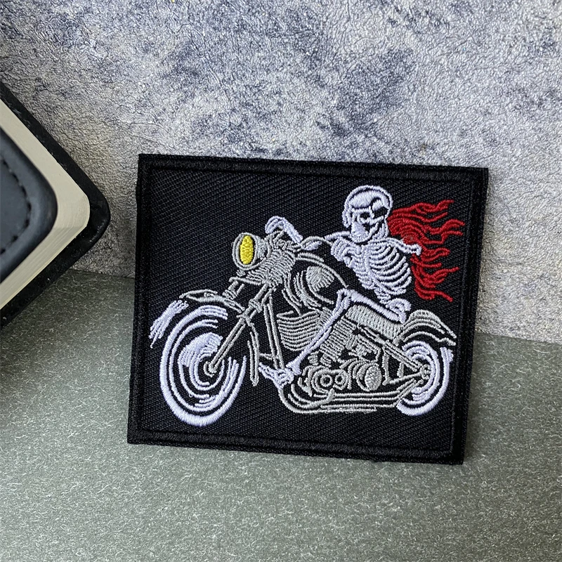 Parche de insignia de moral bordado para motociclistas, calavera para montar en bicicleta, brazalete militar táctico, gancho y bucle, accesorios para mochila, pegatinas - imagen 4