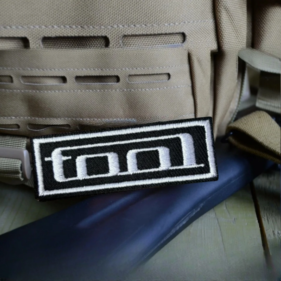 Mini parche "TOOL", herramienta de insignia de moral táctica, parches de gancho y bucle bordados para ropa, pegatinas decorativas para mochila militar