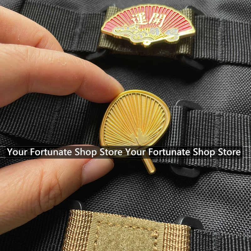 Get Lucky Palm-leaf Fan parches de Metal rojo buena suerte Punka divertido vintage Fans insignia táctica para ropa, bolso, chaqueta, aplique DIY - imagen 3