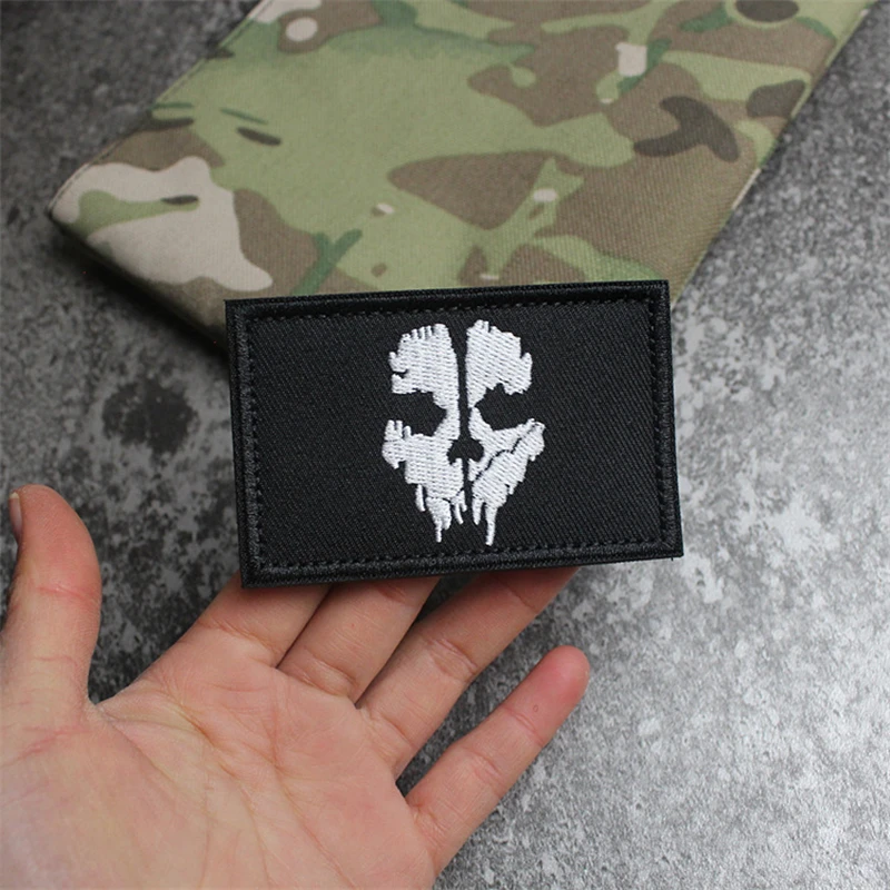 Parche bordado con máscara de fantasma Call of Duty, insignia táctica de calavera, pegatina de tela para mochila, brazalete decorativo DIY - imagen 3