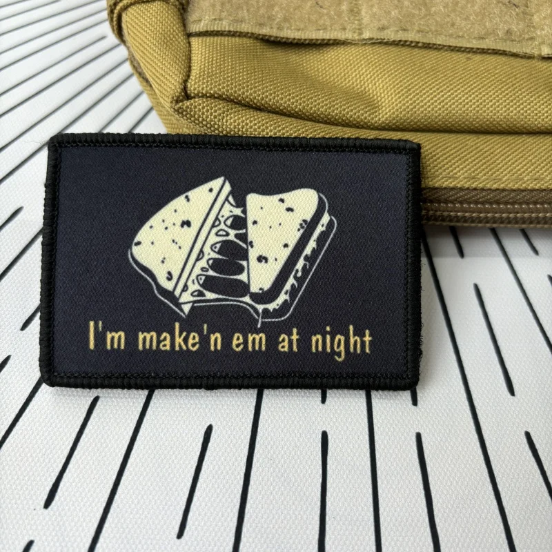 Cheese sandwichera moral parches tácticos estampados divertidos, Parche de gancho y bucle I'm make'em At Night, insignia, brazalete, pegatinas de mochila - imagen 2