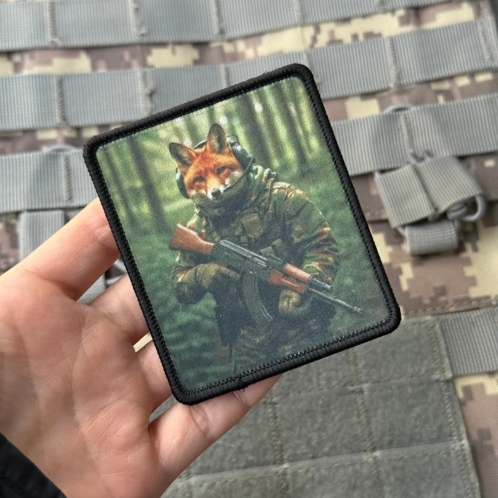 Parche táctico camuflaje zorro rojo con velcro para mochila - imagen 3