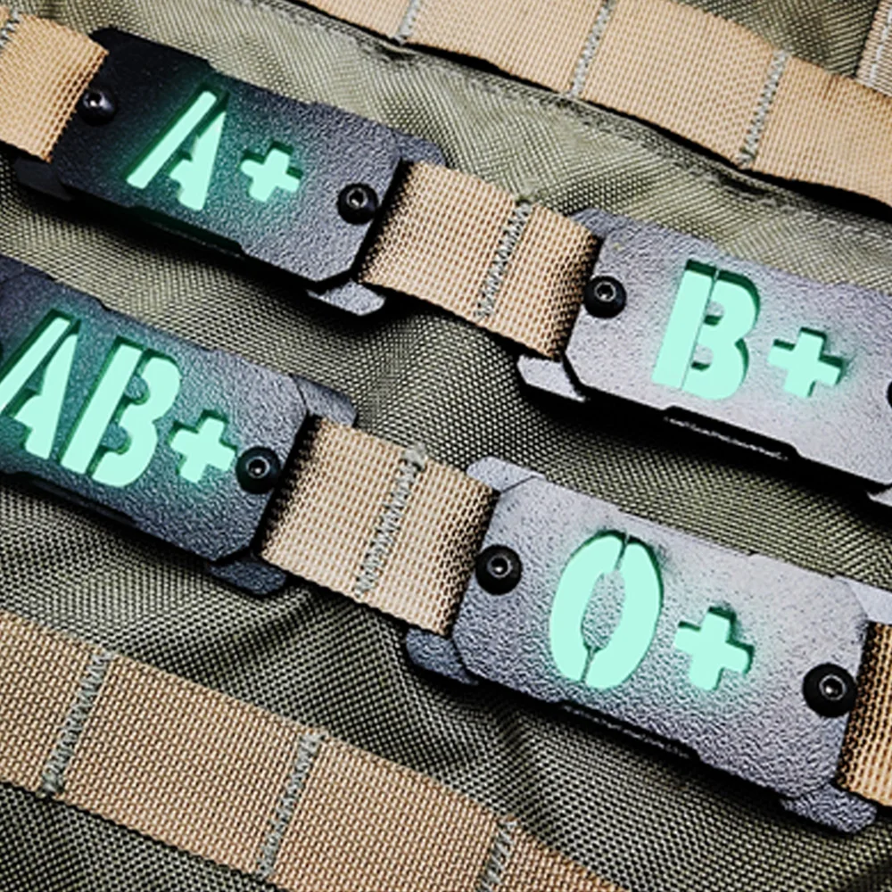 Marcador de luz táctico para exteriores, parche que brilla en la oscuridad, marcador luminoso Molle, Panel luminoso de señal de seguridad para chaleco y mochila - imagen 4