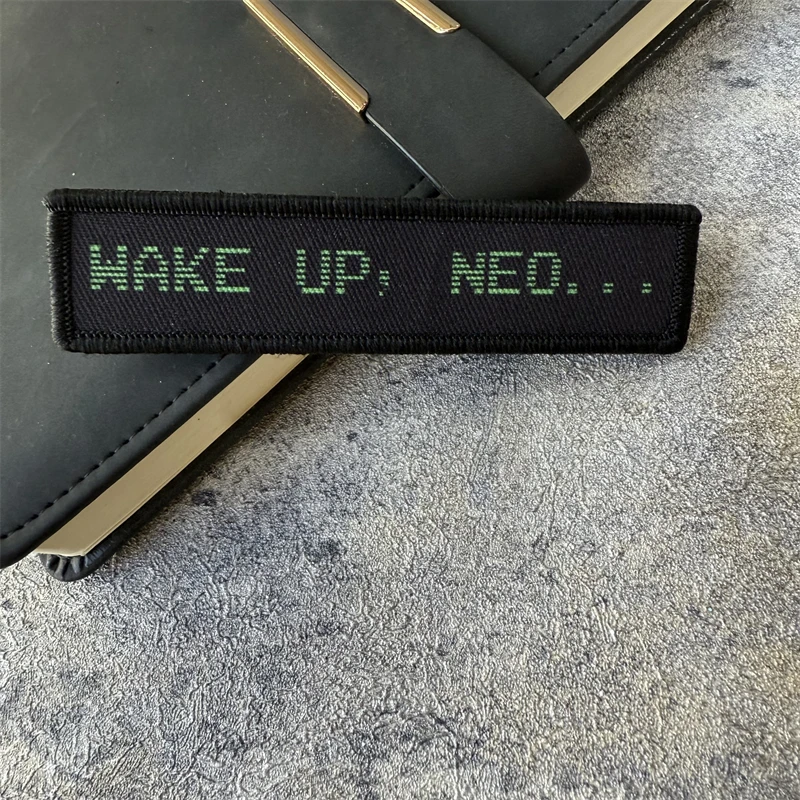 Wake Up Neo divertido moral parche táctico insignia militar parche brazalete gancho y bucle al aire libre mochila sombrero accesorios pegatinas - imagen 2