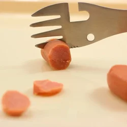 Kit de supervivencia para acampar: tenedor, cuchillo, cuchara y abridor