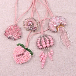 Llaveros con cuentas hechos a mano en 3D, cordón rosa, cuentas de cristal con dije de bolso de diamantes de imitación, colgante de bolso de moda, decoración de mochila