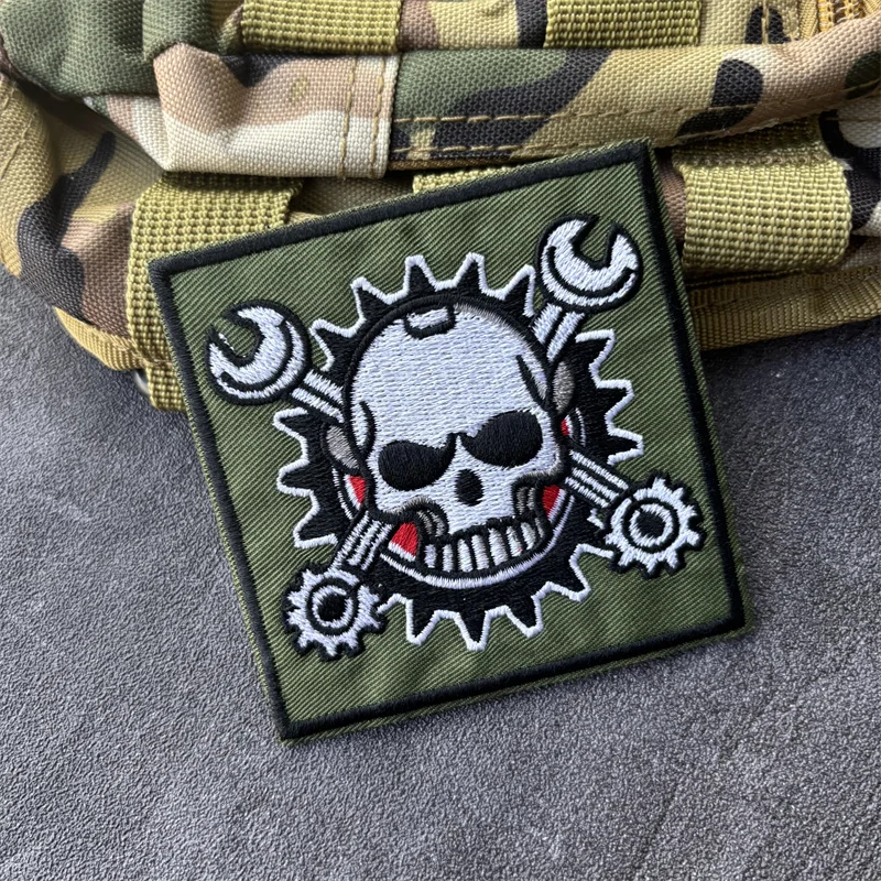 Parche táctico calavera bordado con velcro – Moral militar - imagen 2
