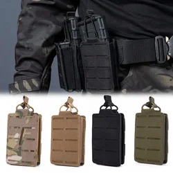 Bolsa táctica Molle M4 para pistola y linterna con tapa abierta