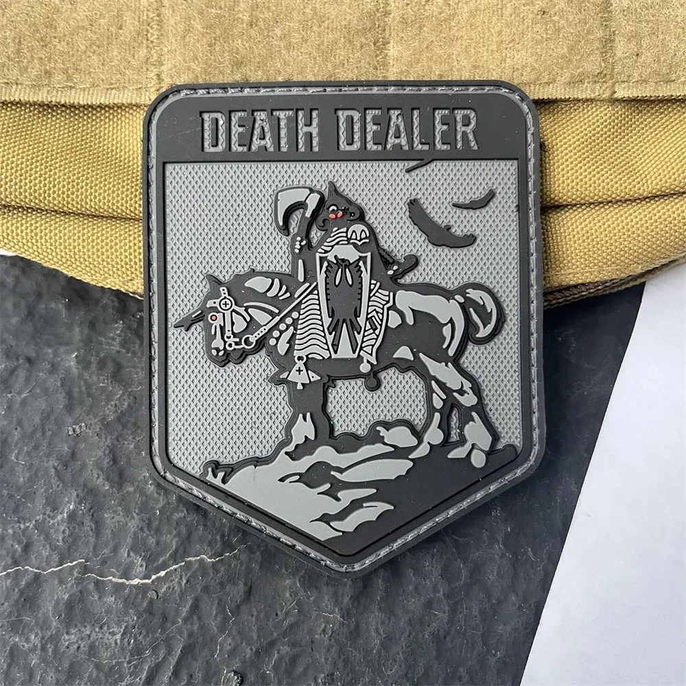Parche táctico PVC 3D Death Dealer para mochila militar - imagen 2