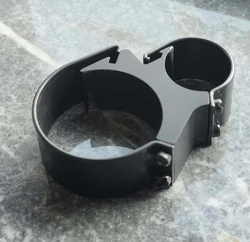 Soporte para linterna táctica M23A, el diámetro interior del círculo más grande es de 4,5 cm y que del círculo más pequeño es de 2,5 cm.