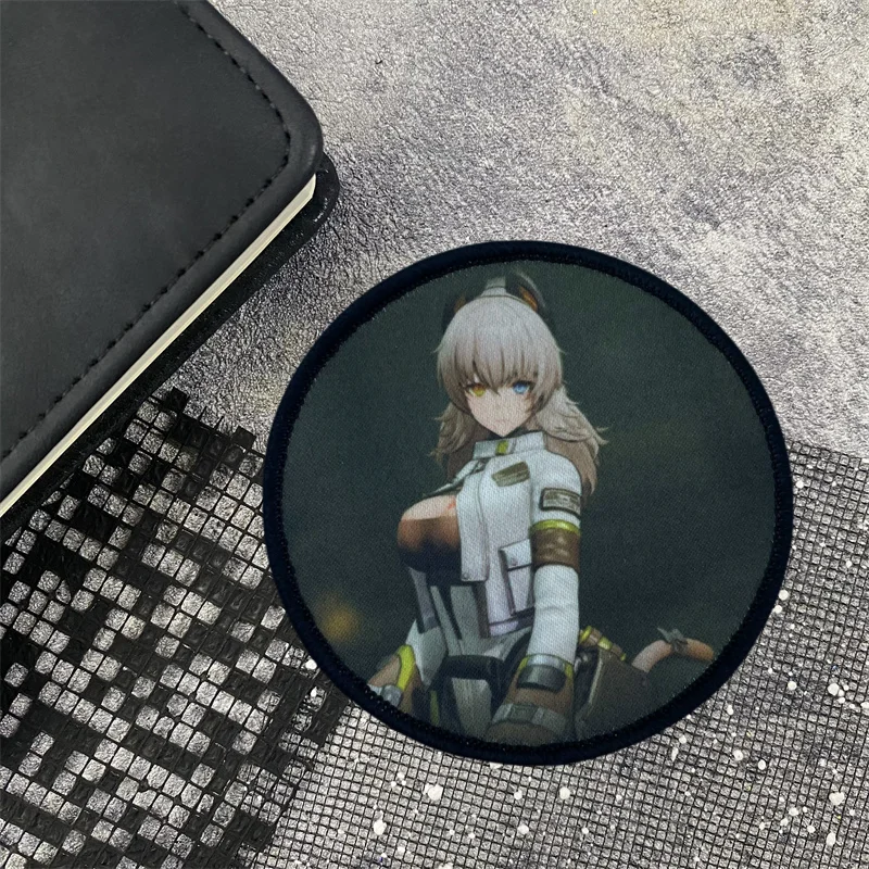 Insignia de moral militar de chica Sexy de Anime, brazalete táctico, emblema de gancho y bucle, mochila para exteriores, accesorios para sombrero, pegatinas - imagen 2
