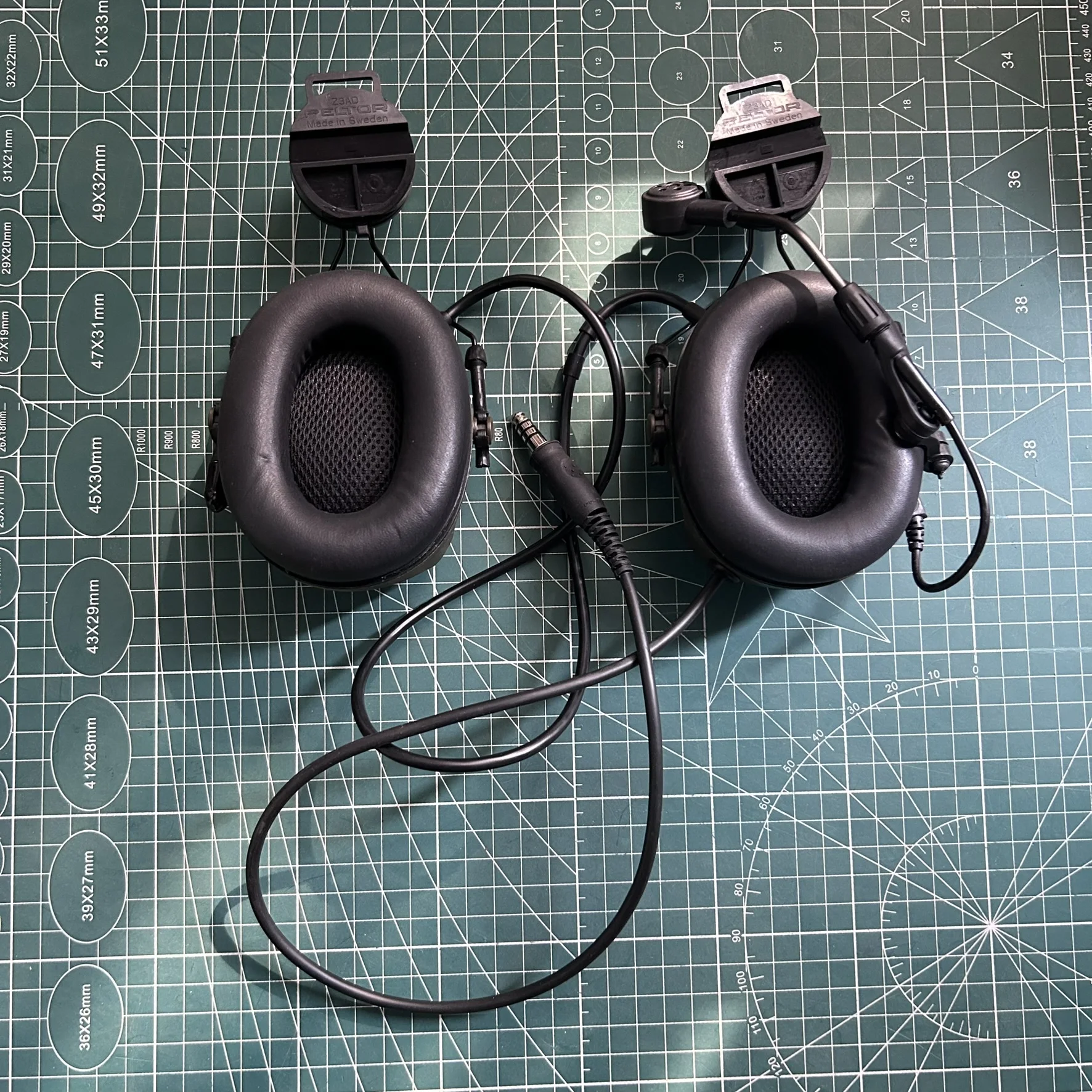 XPI VI Auriculares de comunicación con cancelación de ruido montados en casco AN/PRC-162AUV Radio portátil multibanda